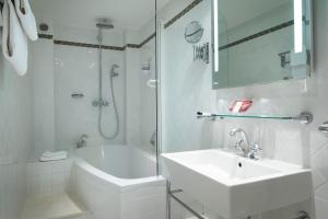 Hotels Elysees Hotel : Chambre Double