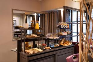 Hotels Elysees Hotel : photos des chambres