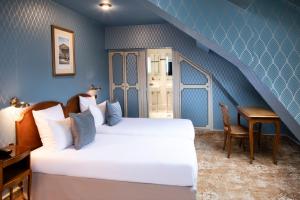 Superior Twin Room room in Elysées Hôtel