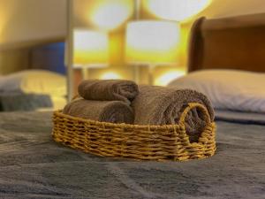 Two-Bedroom Apartment room in 2BR Apt with Balcony & FREE Parking. Pet friendly