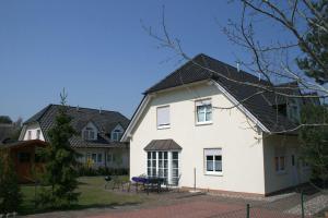 Three-Bedroom House room in Haus Inselwind - Doppelhaushälfte