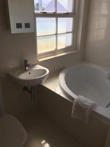 Strandview Ground Floor Beach Apartment