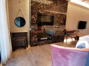 Phòng Bốn Người Hướng Vườn (Garden View Quadruple Room)