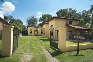 Cabañas La Escondida - Establecimiento Las Costas