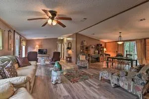 Quiet Pet-Friendly Silver Springs Escape! - Astor