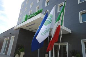 Holiday Inn Milan Nord Zara, an IHG hotel