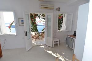 Villa Fegari Santorini Greece