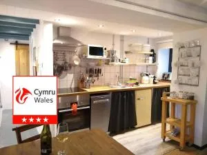 Farmhand Cottage - Robeston Wathen