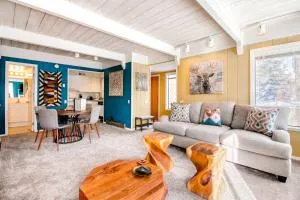 New Village Center - 太阳谷