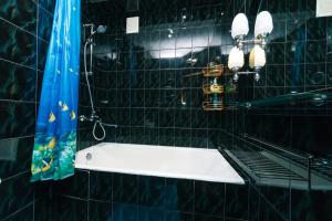 1 комнатная квартира м Васильковская газ и низкий этаж