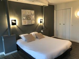 Hotels Logis Hotel l'Abricotine : Chambre Double