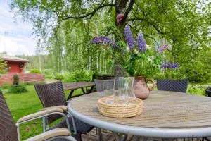 Poppelstrand Nuuksio, Pet friendly guest apartment - Backby