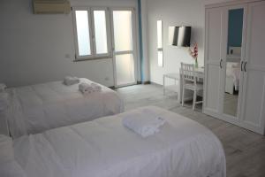 Roman Sunrise Rooms