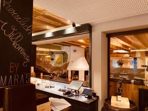 Hotel CENTRAL Bar & Restaurant