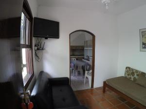 EDÍCULA 3 CÔMODOS-Enseada