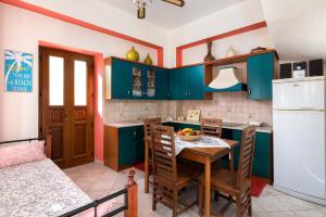 Villa Lola Halki-Island Greece