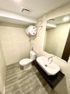 Grand Jati Junction Mikes Apartment 94m2