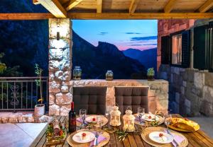 Stonehouse Korlat with open-air jacuzzi