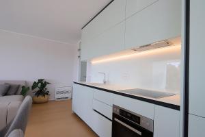 New apartment with swimming pool near the beach