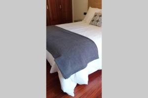 Apartamento completo con parking privado y WiFi en San Roque
