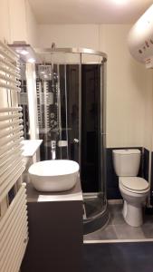Studio Les Thermes de NOÉ 100 mètres des Thermes, idéal pour les Curistes & Vacanciers, Déplacements Professionnels & Stagiaires Stélia