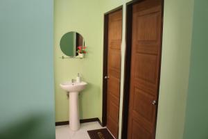 Fil-Can Hostel Coron