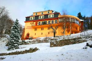 Hotels L'Hostellerie Le Turckheim Croix d'or : photos des chambres