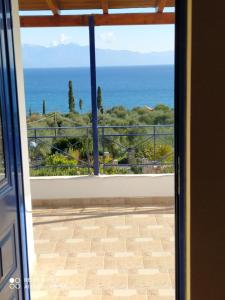 Villa Panorama Michalis Haikos two minutes walk to the beach Peroulia