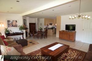 Birdsong Cottage No 10 10 Poplar Drive Bergview Estate Cathkin Park