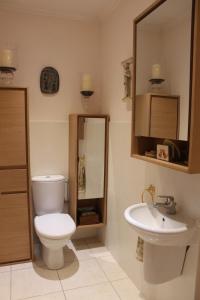 B&B / Chambres d'hotes La Villa Topi : Chambre Double ou Lits Jumeaux Deluxe – Vue sur Jardin