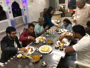 Hotel Rani Palace at Lake Fatehsagar
