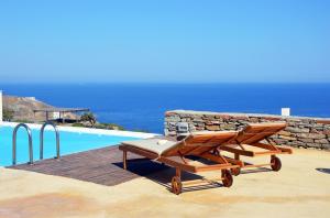 Traditional stone villa with a swimming pool, sea view and large terrace, ideal for a fami Kea Greece