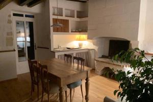 Romantic anciens cottage in a beautiful park