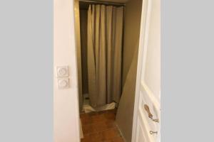 Chalets Romantic anciens cottage in a beautiful park : photos des chambres