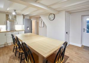 Host & Stay - Middle Farmhouse