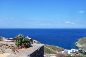 Traditional stone villa with a swimming pool, sea view and large terrace, ideal for a fami Kea Greece