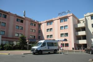 Hotels Kyriad Hotel Orly Aeroport - Athis Mons : photos des chambres