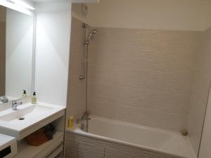 Grand F3 CONFORTABLE 5 mn de Paris et proche Disneyland