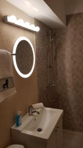 Flora Residence Parliament