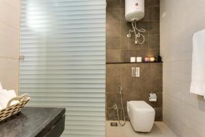 Hostie Eshana - Stylish 2BHK Duplex apt near Golf Course Road