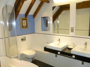 Three-Bedroom House room in The Old Carthouse
