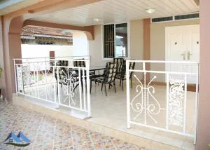 DanRitzcer Suites - Ashalebotwe