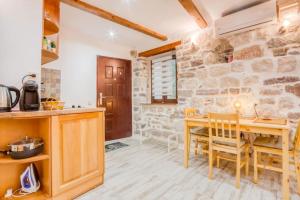 Kotor Bagus - Cozy Boutique Old Town Studio with Seaview Terrace