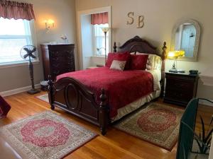 Deluxe Queen Room room in Farrell House Lodge at Sunnybrook Trout Club