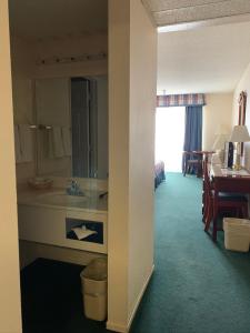 2 Queen Beds Non-Smoking room in Hardman House