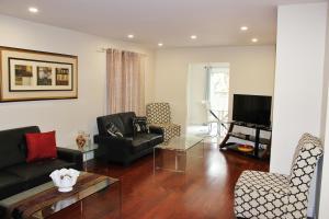 Bookastay Beautiful 3 Bedroom 3 Bath In Central Mississauga