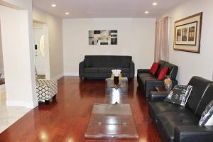Bookastay Beautiful 3 Bedroom 3 Bath In Central Mississauga