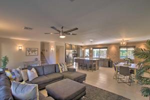 Poolside Relaxation: Upscale Gem 3 Mi to Old Town!