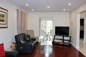 Bookastay Beautiful 3 Bedroom 3 Bath In Central Mississauga