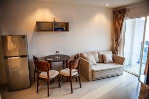 GB710 Grand Blue Beach Condo maephimholiday